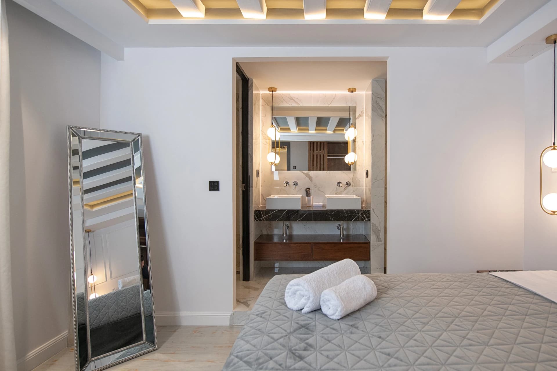 KANTONI LUXURY SUITES KANTONI LUXURY SUITES