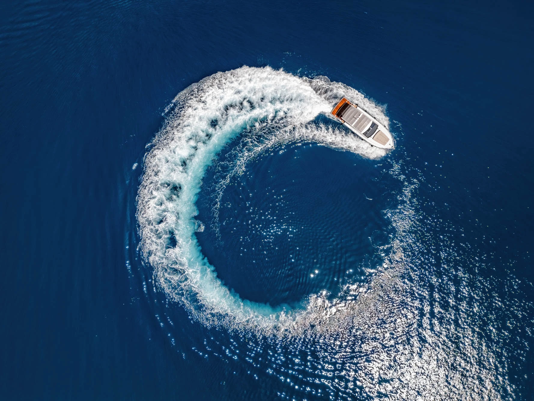 LUXURY YACHTING LUXURY YACHTING